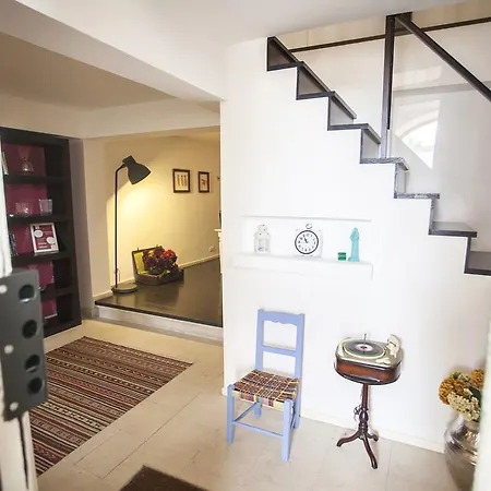 Lovelystay - Castle Hill Apartman *