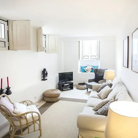 Lovelystay - Castle Hill Apartman Lisboa