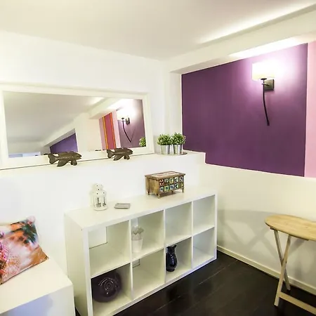 Lovelystay - Castle Hill Apartman