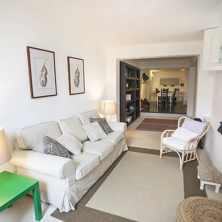 Lovelystay - Castle Hill Apartman *