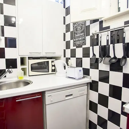 Lovelystay - Castle Hill Apartman Lisboa